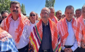 YENİ Partili vekilden Vahap Seçer'e tepki: Sımsıkı sarıldığı CHP o CHP değil!