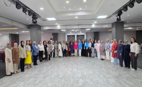 AK Parti İzmir İl Kadın Kolları, 30 ilçenin yeni dönem yol haritasını belirledi