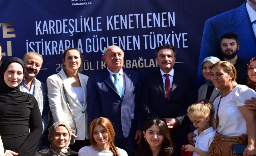 AK Parti Karabağlar ilçe teşkilatında veda yok, vefa var: 'Tecrübemiz geçmişten, gücümüz birlikten'