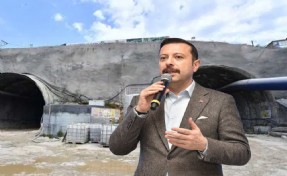 AK Partili Kaya'dan Büyükşehir'e tünel çıkışı: Gaziantep ilçe belediyesi 11 ayda yaptı!