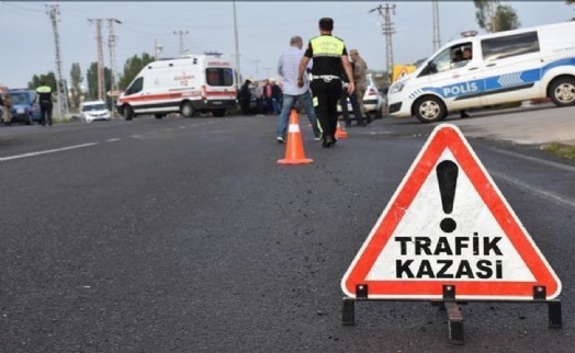 Afyon’da 2 otomobil çarpıştı: 1 ölü, 1 ağır yaralı