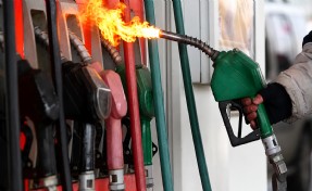 Akaryakıtta tarihi eşik: Motorinde 3 haneli dönem başlıyor