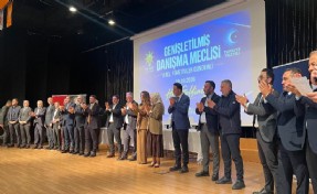 Ataşehir’de 6 CHP’li AK Parti’ye katıldı: Biri İBB Meclis Üyesi