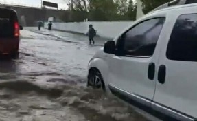 Aydın'da sağanak yağmur: Sokaklar göle döndü
