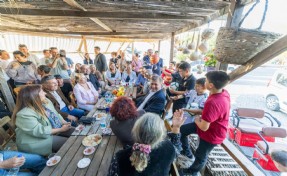 Bağımsız Tugay'dan Tepeboz’da balıkçıya destek, çocuklara saha sözü