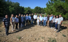 Başkan Eşki muhtarlarla dayanışma bostanında buluştu