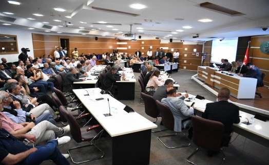 Bornova Meclisi'nde 'şeffaflık' ve 'Belkahve' polemiği! Başkan Eşki: Kamu yararına iş yapıyoruz