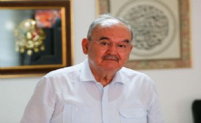 Burhan Özfatura hayatını kaybetti