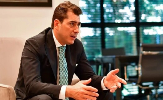 CHP’li İBB Meclis üyesi istifa etti: Hemen ardından AK Partili üyelerle tokalaştı