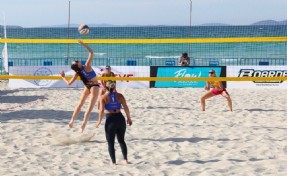 Çeşme’de Uluslararası Grand Slam Plaj Voleybolu heyecanı yaşandı