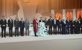 Davutoğlu'nun oğlunun nikah töreninde neler yaşandı? Erdoğan katılmadı, Özel ve Kılıçdaroğlu selamlaşmadı