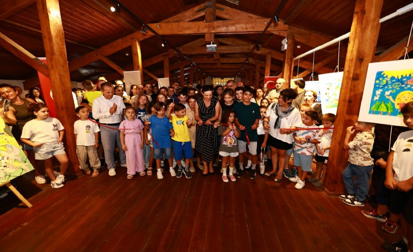 Efes Selçuk’ta çocuklar barışı resmetti