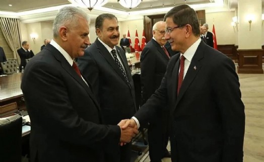 Eski başbakanlar mahkemelik oldu: Davutoğlu’na 20 bin TL tazminat