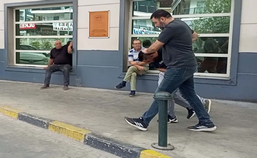 Evinin önünde 40 gram zehirle yakalandı