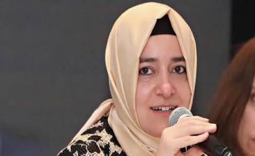 Fatma Betül Sayan Kaya istifa etti