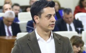Fırat Eroğlu gündeme getirdi, Karabağlar'daki bit pazarı kaldırıldı!