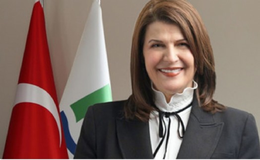 Foça Belediye Başkanı Saniye Bora Fıçı AK Parti'ye geçiyor