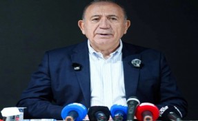 Gürsel Tekin’in kayyımlık görevi sona erdi: Gözler CHP genel merkezinde