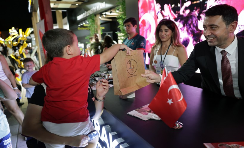 İEF’de Bayraklı rüzgarı: 9 gün boyunca binlerce ziyaretçi