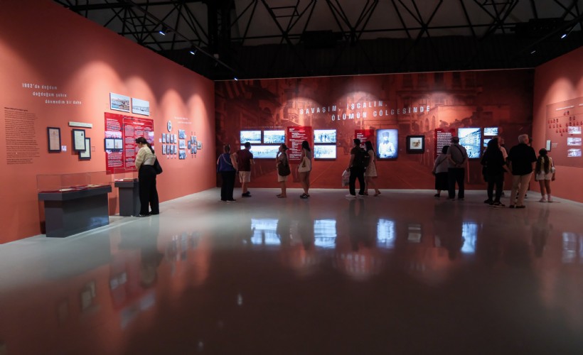 İZKİTAP ziyaretçileri Kültürpark’taki sergileri keşfetti