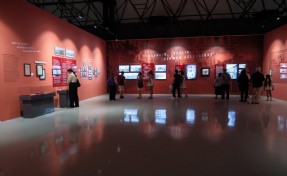 İZKİTAP ziyaretçileri Kültürpark’taki sergileri keşfetti