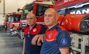 İkizler aynı gün itfaiyeci oldular aynı gün evlendiler