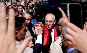 İzmir CHP'de Başkanlardan Kılıçdaroğlu'na sessiz protesto!