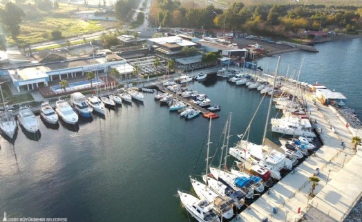 İzmir Marina’da pop klasikleri gecesi