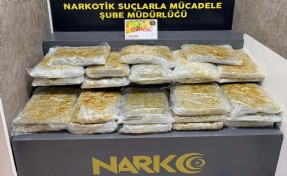 İzmir'de 29 kilo 800 gram skunk ele geçirildi