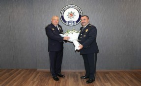 İzmir emniyetinde devir teslim töreni