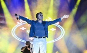 İzmir'in Fuar coşkusu Emir Can İğrek ile başladı