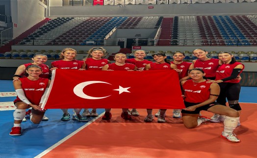 İzmir’de filede devler geçidi
