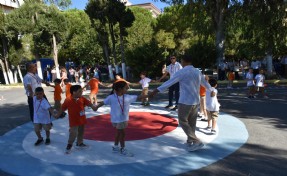 İzmir’de minikler için okula uyum haftası başladı