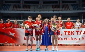 İzmir’in 3 kulübü 9 Eylül’de tek yürek oldu