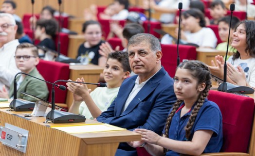 İzmir’in geleceğinde çocukların da sözü olacak