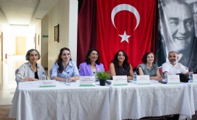 Karşıyaka’da Alzheimer farkındalığı için uzmanlar buluştu