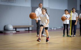 Konak Belediyesi’nin Kış Spor Okullarında kayıt heyecanı devam ediyor