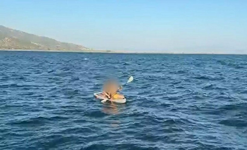 Kürek sörfü yaparken denizde sürüklenen 2 kişi kurtarıldı