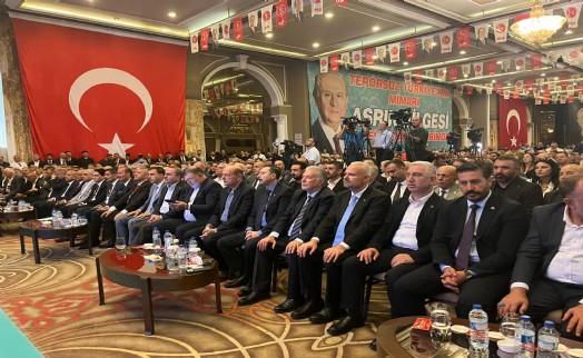 MHP kongresinde Tanju Çelik sürprizi! AK Parti'ye mi geçiyor?
