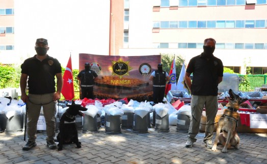 Manisa ve Mersin’de 1 milyar TL’lik uyuşturucu ağına darbe: 5 tutuklama