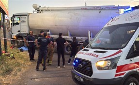 Manisa’da kamyon ile çarpışan motosikletin sürücüsü öldü