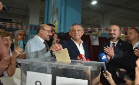 Manisa’da oyunu kullanan Özgür Özel, YENİ Parti’nin yeni sistemini anlattı