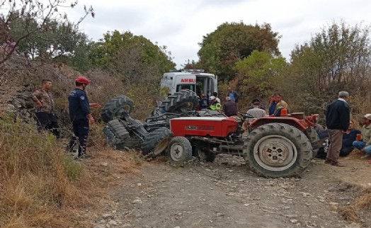 Manisa’da traktör devrildi: 2 ölü, 3 yaralı