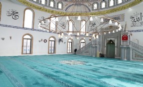 Menderes’te camilerde köşe bucak temizlik