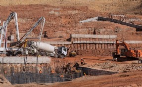 Menemen’de 3 bin 100 konutluk projede kritik eşik: İlk temel betonu döküldü