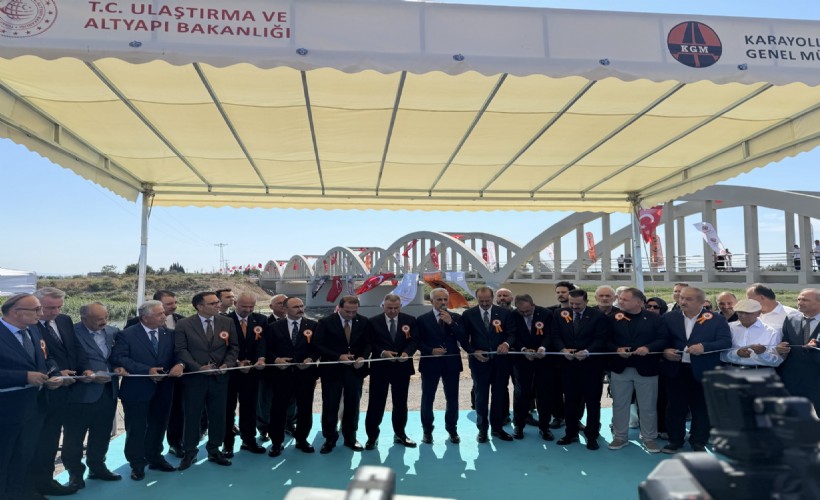 Menemen'de tarihi Gediz Köprüsü restore edildi: Bakan Uraloğlu açılışını yaptı