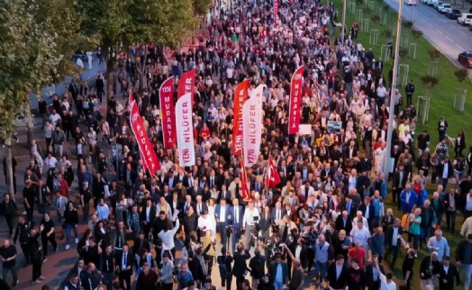 Özgür Özel Bursa’da binlerle buluştu, Erdoğan'a seslendi