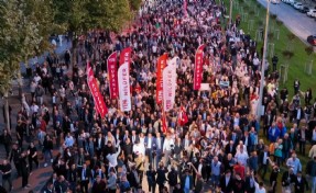 Özgür Özel Bursa’da binlerle buluştu, Erdoğan'a seslendi