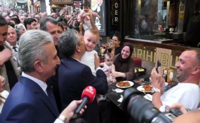 Özgür Özel Bursa’da esnafı ziyaret etti: 'En düşük emekli maaşı bir buçuk asgari ücrete çıkacak'