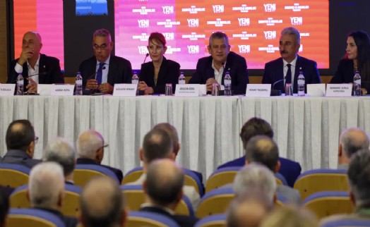 Özgür Özel, Bursalı iş insanları ile toplantıda bir araya geldi